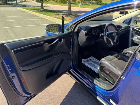 Used 2016 Tesla Model X 75D AWD/4WD image 6