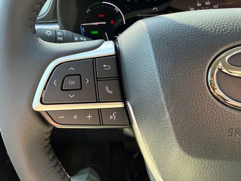 New 2026 Toyota Sienna XLE image 18