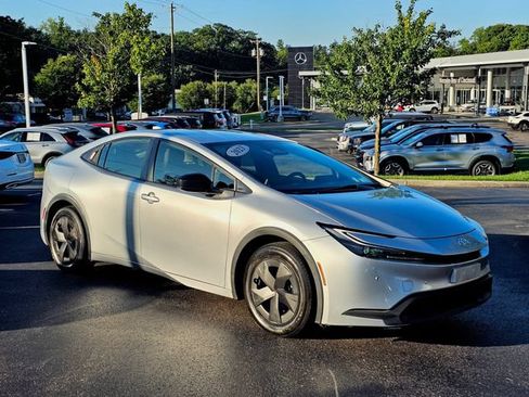 Used 2023 Toyota Prius LE FWD image 1