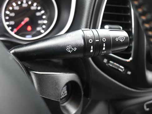 Used 2018 Jeep Compass Latitude AWD/4WD image 26