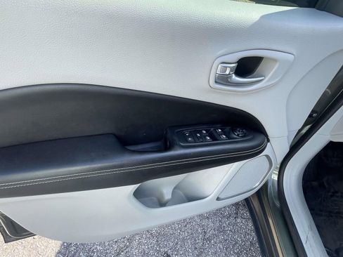 Used 2018 Jeep Compass Latitude w/ Popular Equipment Group image 16