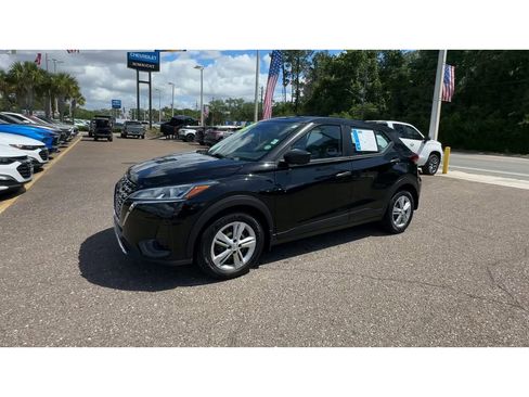 Used 2023 Nissan Kicks S FWD image 6