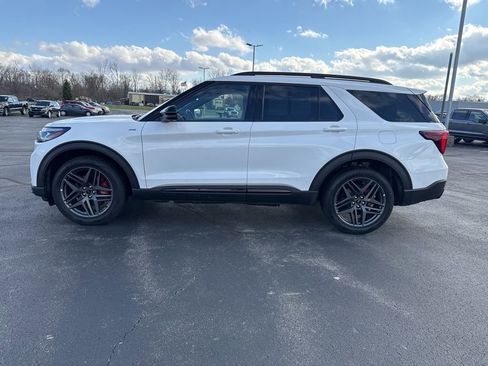 Used 2025 Ford Explorer ST-Line w/ ST-Line Street Pack image 5