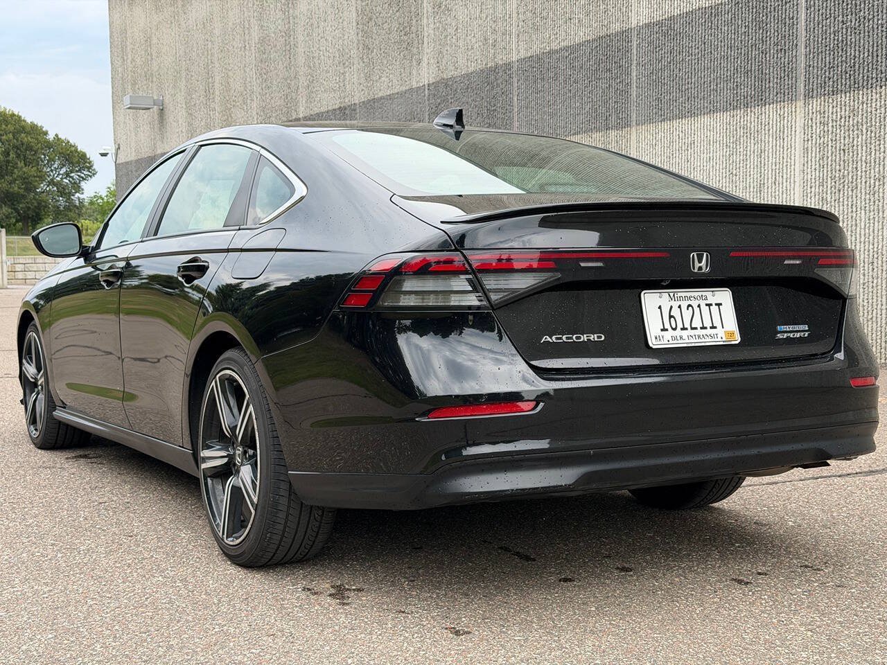 Used 2024 Honda Accord Sport image 3