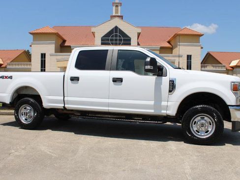 Used 2022 Ford F250 XL w/ Power Equipment Group AWD/4WD image 3