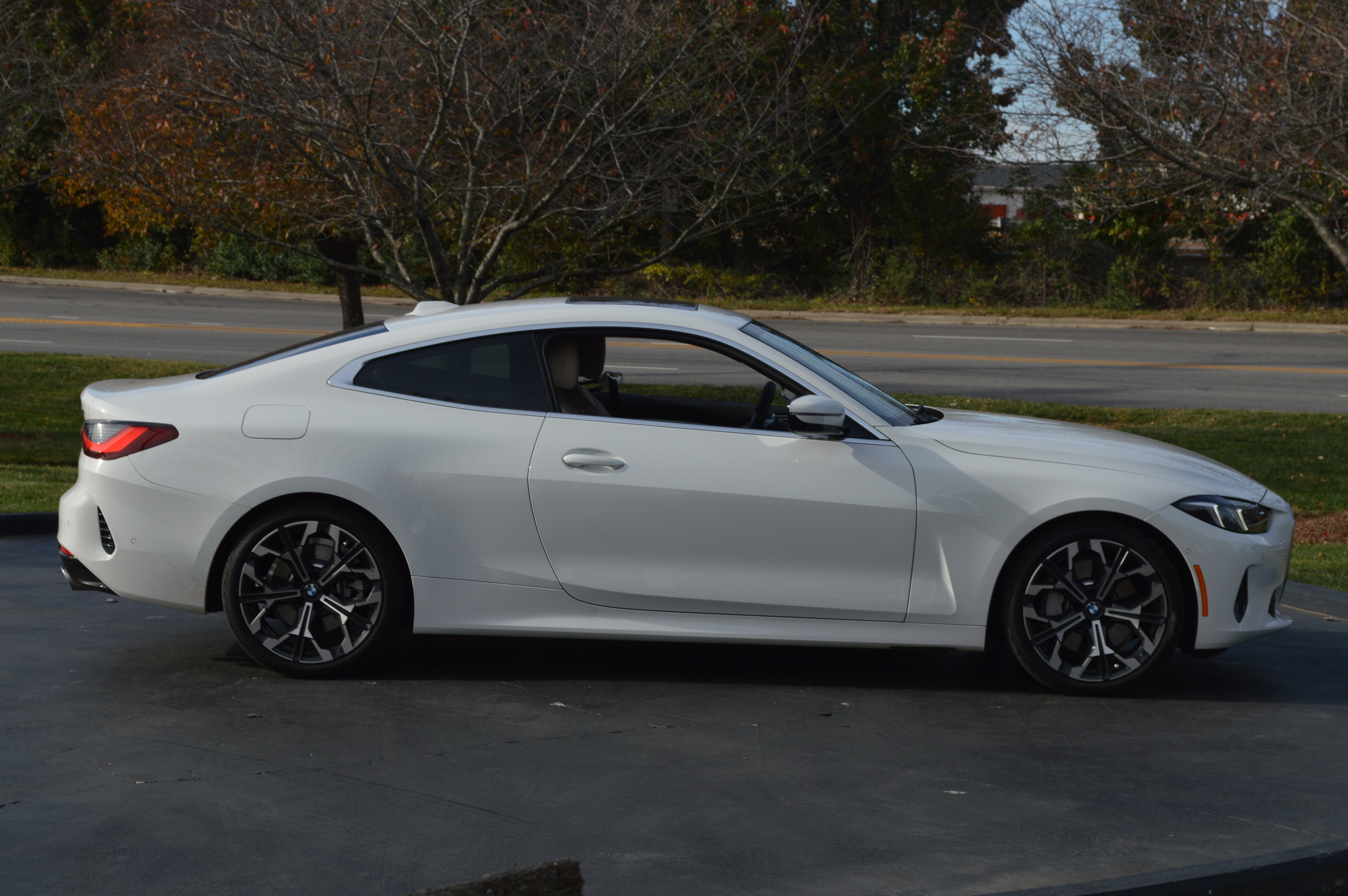 Used 2026 BMW 430i Coupe w/ Parking Assistance Package RWD image 12