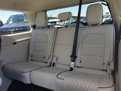 Used 2024 Lincoln Navigator Black Label image 16