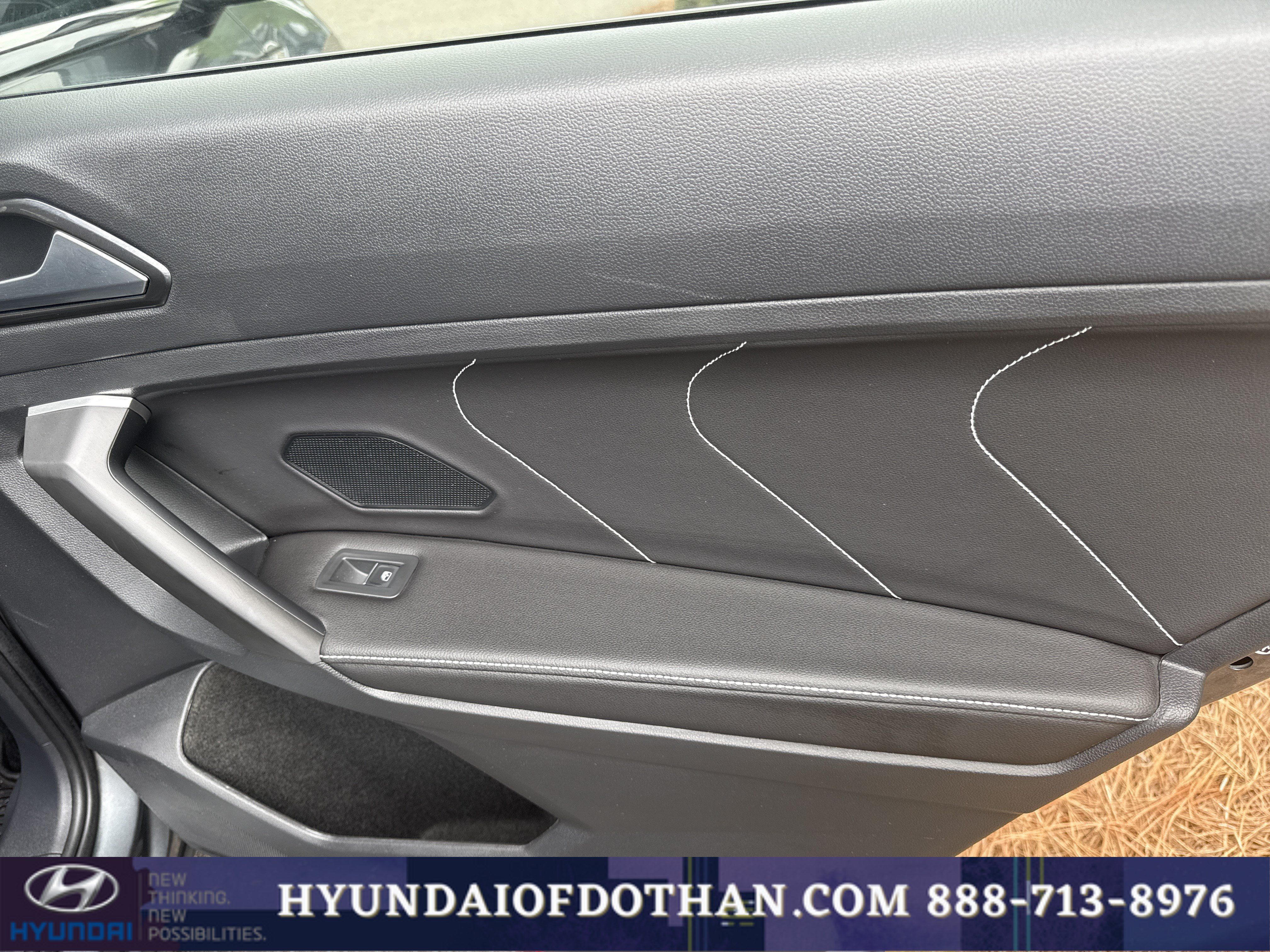 Used 2023 Volkswagen Tiguan SE FWD image 15