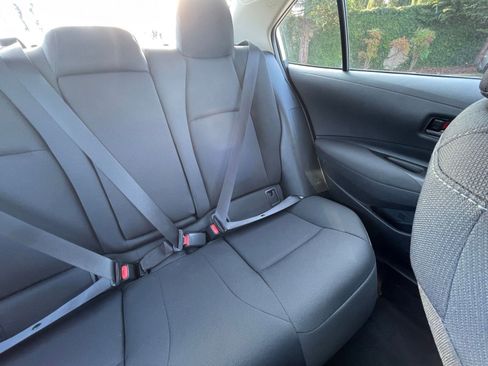 Used 2025 Toyota Corolla LE image 37