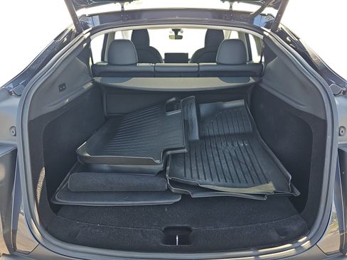 Used 2026 Tesla Model Y 2WD image 27