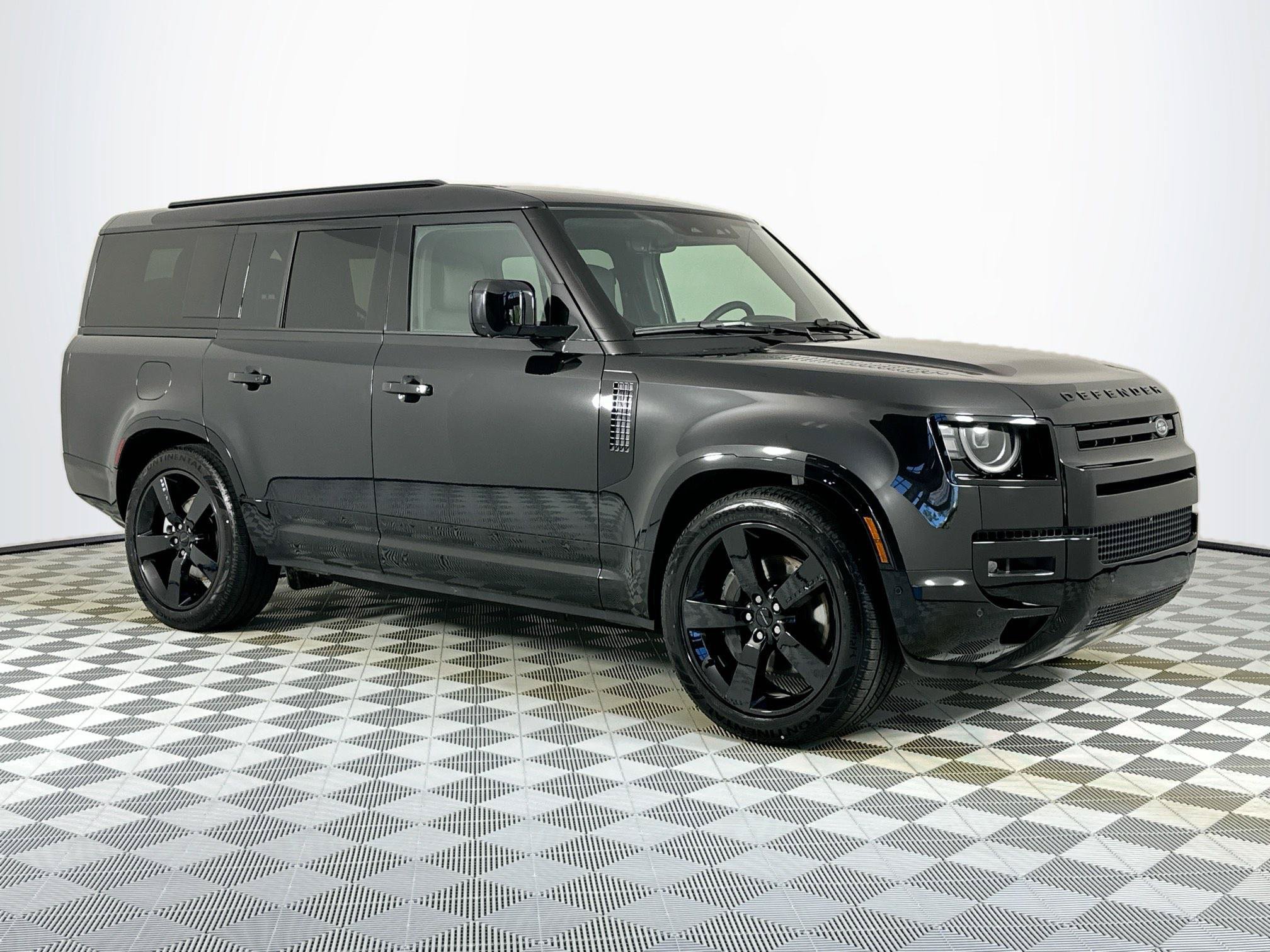 Used 2026 Land Rover Defender 130 X-Dynamic SE AWD/4WD image 3