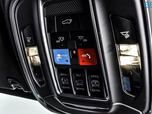 Used 2023 Jeep Wagoneer L Series III w/ Premium Group I image 31