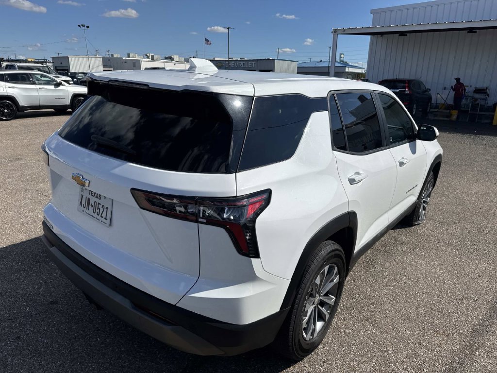 Used 2026 Chevrolet Equinox LT w/ Convenience Package II FWD image 14