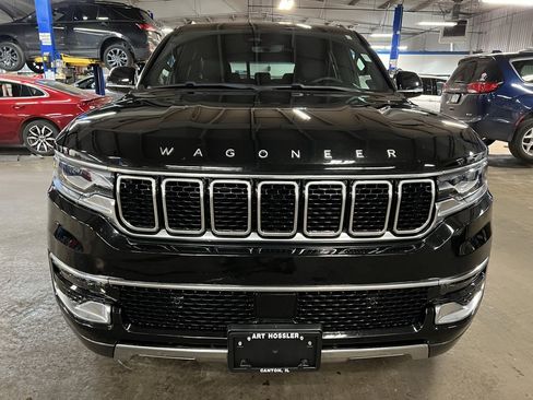 Used 2022 Jeep Wagoneer Series III w/ Rear Seat Video Group 1 image 6