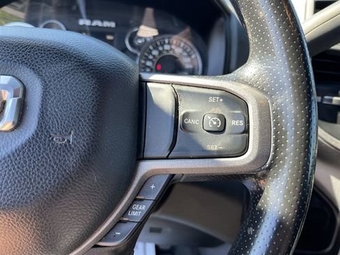 Used 2024 RAM 2500 Tradesman w/ Chrome Appearance Group AWD/4WD image 17