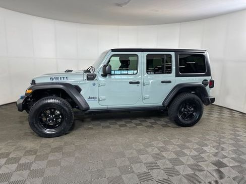 Used 2024 Jeep Wrangler Unlimited image 6