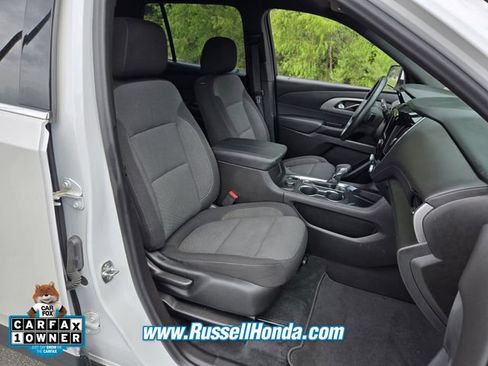 Used 2023 Chevrolet Traverse LT FWD image 13