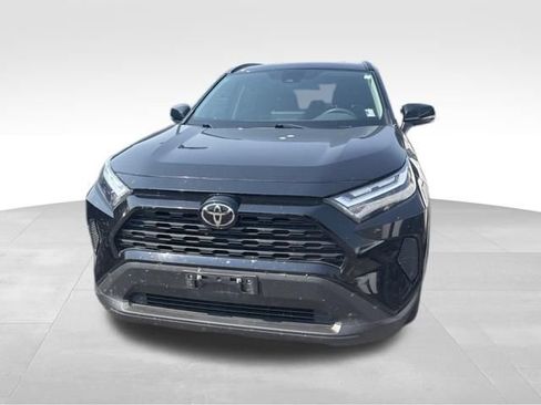 Used 2024 Toyota RAV4 XLE AWD/4WD image 4