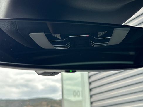 New 2026 Porsche Macan image 22