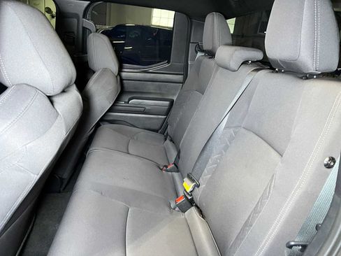 Used 2025 Toyota Tacoma SR5 AWD/4WD image 19