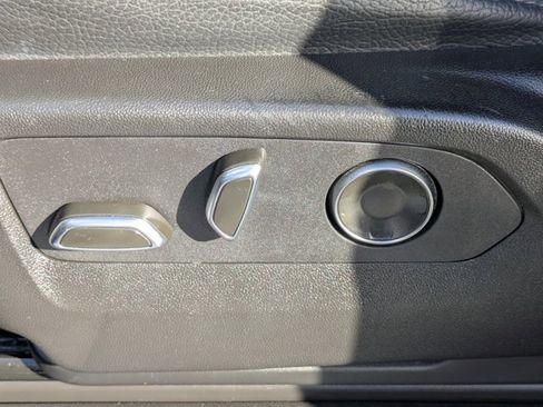 Used 2024 GMC Yukon XL Denali image 18