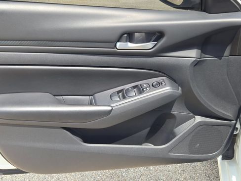 Used 2022 Nissan Altima 2.5 S FWD image 22