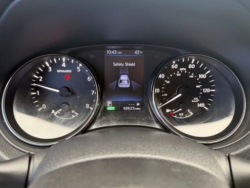 Used 2018 Nissan Rogue SV w/ Premium Package image 24