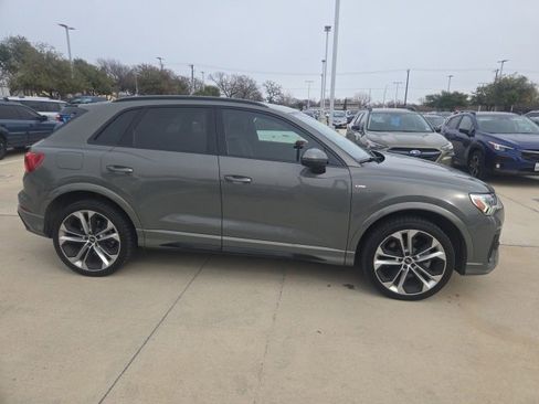 Used 2022 Audi Q3 2.0T Premium Plus image 2