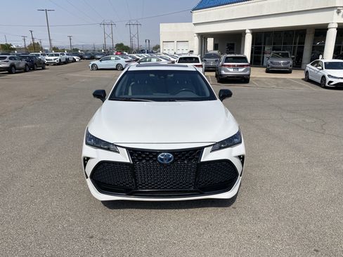 Used 2019 Toyota Avalon XSE w/ All Weather Liner Package FWD image 11