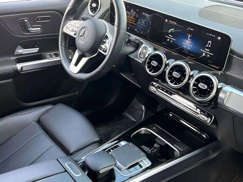 Used 2020 Mercedes-Benz GLB 250 4MATIC image 11