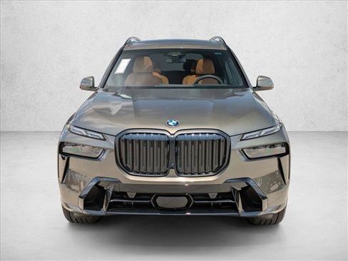 Certified 2026 BMW X7 xDrive40i w/ M Sport Package image 6