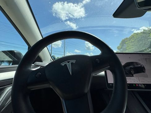 Used 2024 Tesla Model Y Long Range RWD image 20