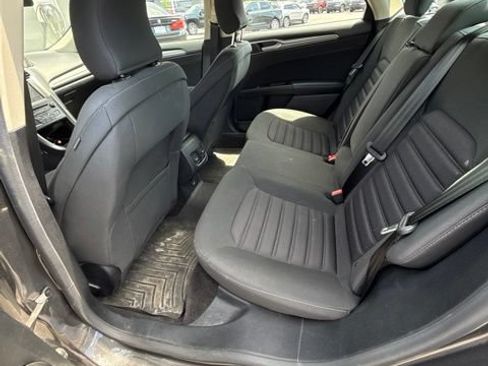 Used 2017 Ford Fusion SE w/ Fusion SE Technology Package FWD image 20