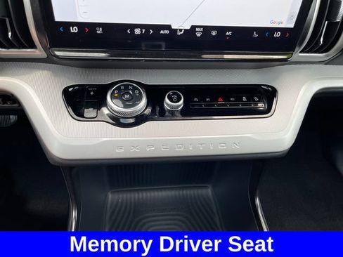 Used 2025 Ford Expedition Active AWD/4WD image 18