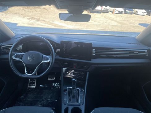 Used 2025 Volkswagen Jetta Sport image 31