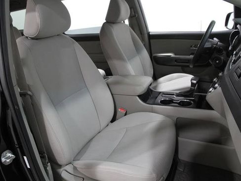 Used 2021 Kia Sedona LX image 14