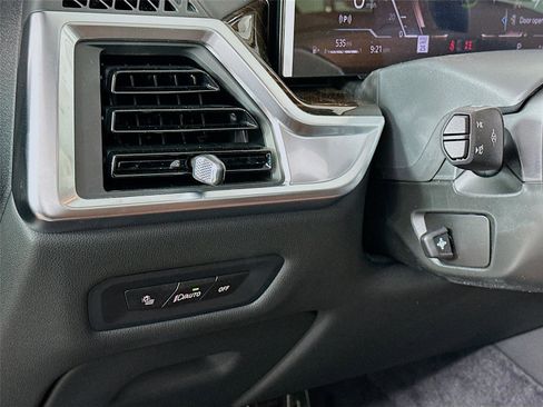 New 2026 BMW X5 xDrive40i w/ M Sport Package image 10