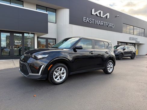 Certified 2024 Kia Soul LX w/ Option Group 015 image 1
