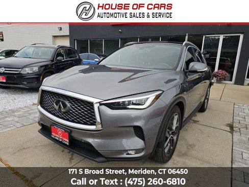 Used 2019 INFINITI QX50 Essential w/ Sensory Package AWD/4WD image 9