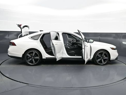 Used 2024 Honda Accord Sport image 47