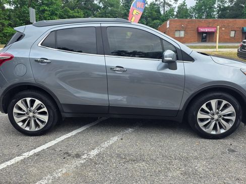 Used 2019 Buick Encore Preferred FWD image 1