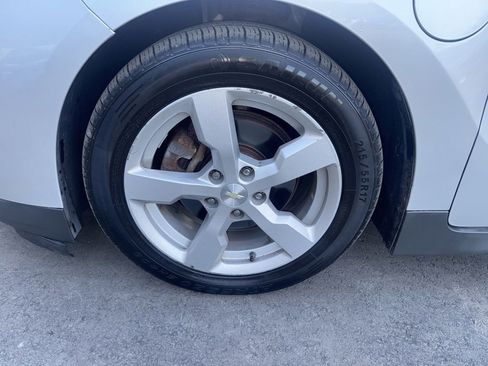 Used 2014 Chevrolet Volt FWD image 22