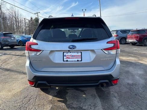 Used 2019 Subaru Forester Premium image 6