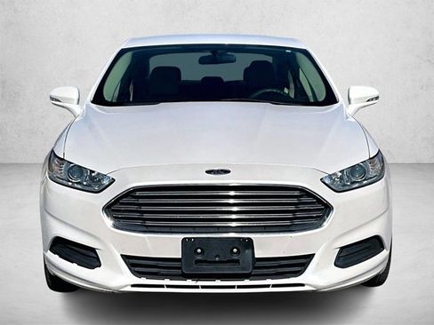 Used 2016 Ford Fusion SE image 3