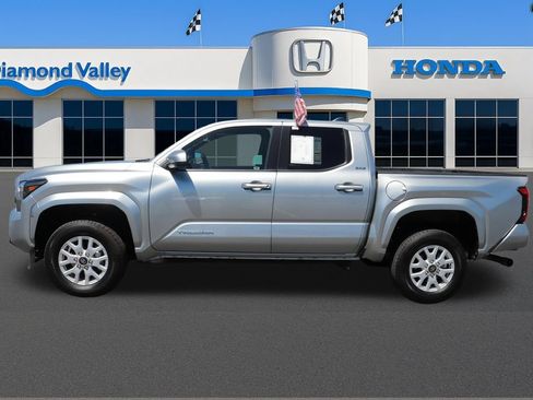Used 2024 Toyota Tacoma SR5 AWD/4WD image 8