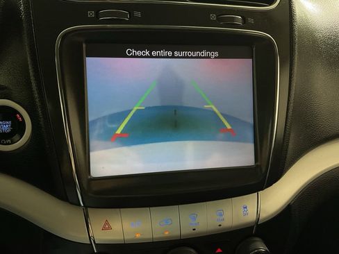 Used 2019 Dodge Journey SE w/ Premium Group AWD/4WD image 3