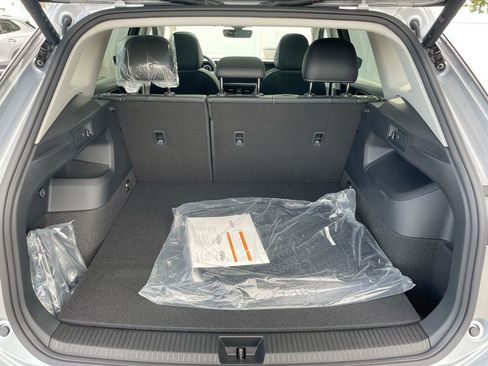 New 2025 Volkswagen Tiguan SE image 48