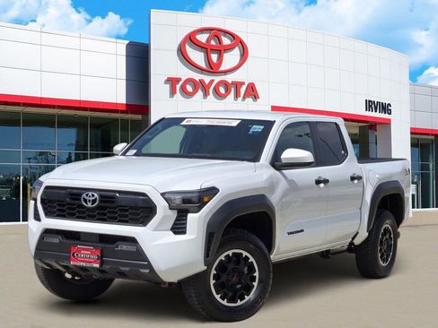 Certified 2024 Toyota Tacoma TRD Off-Road AWD/4WD image 1