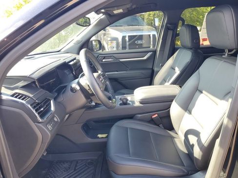 Used 2024 GMC Acadia Elevation w/ Black Edition FWD image 11