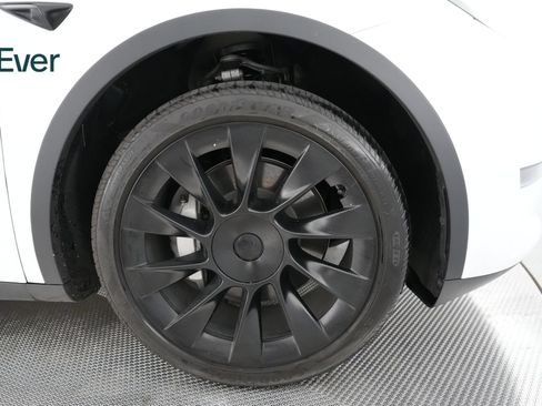 Used 2023 Tesla Model Y Long Range AWD/4WD image 17